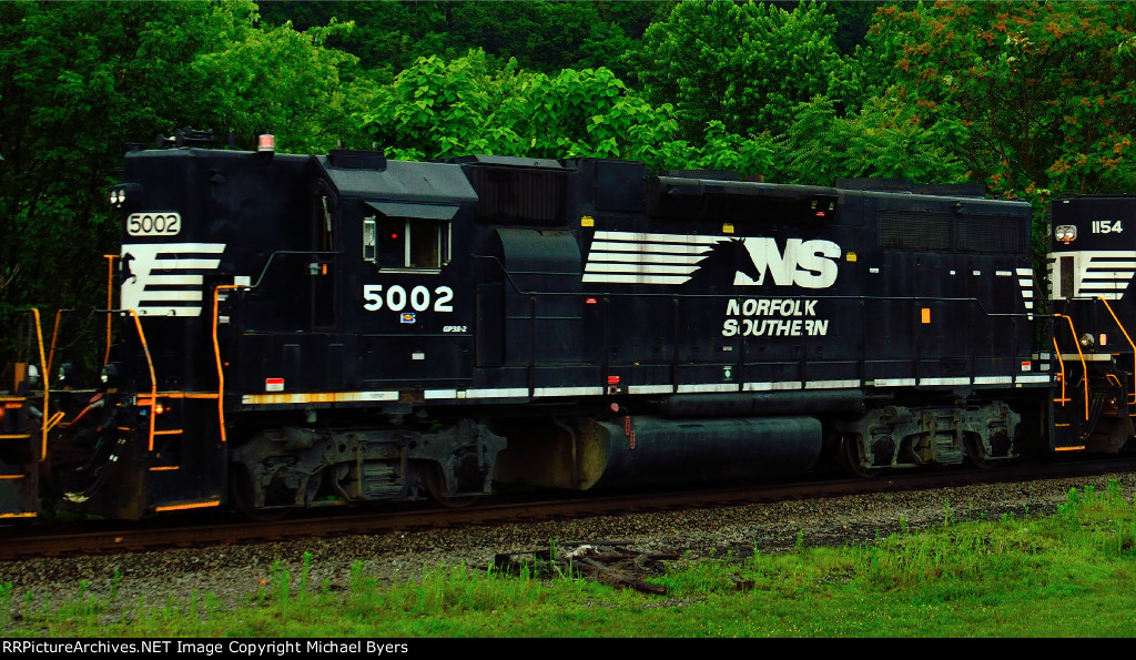 NS GP38-2 5002